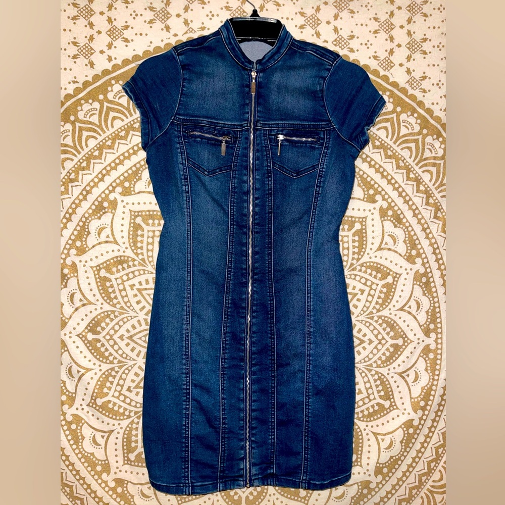 “GUESS” LADIES DARK WASHED ZIP-UP DENIM DRESS…SIZE XS (US)